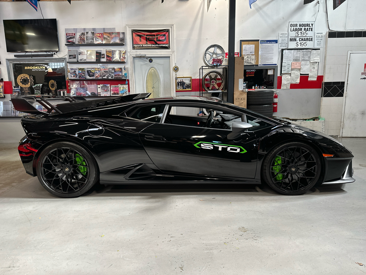 Lamborghini Huracan STO Coupe 2022