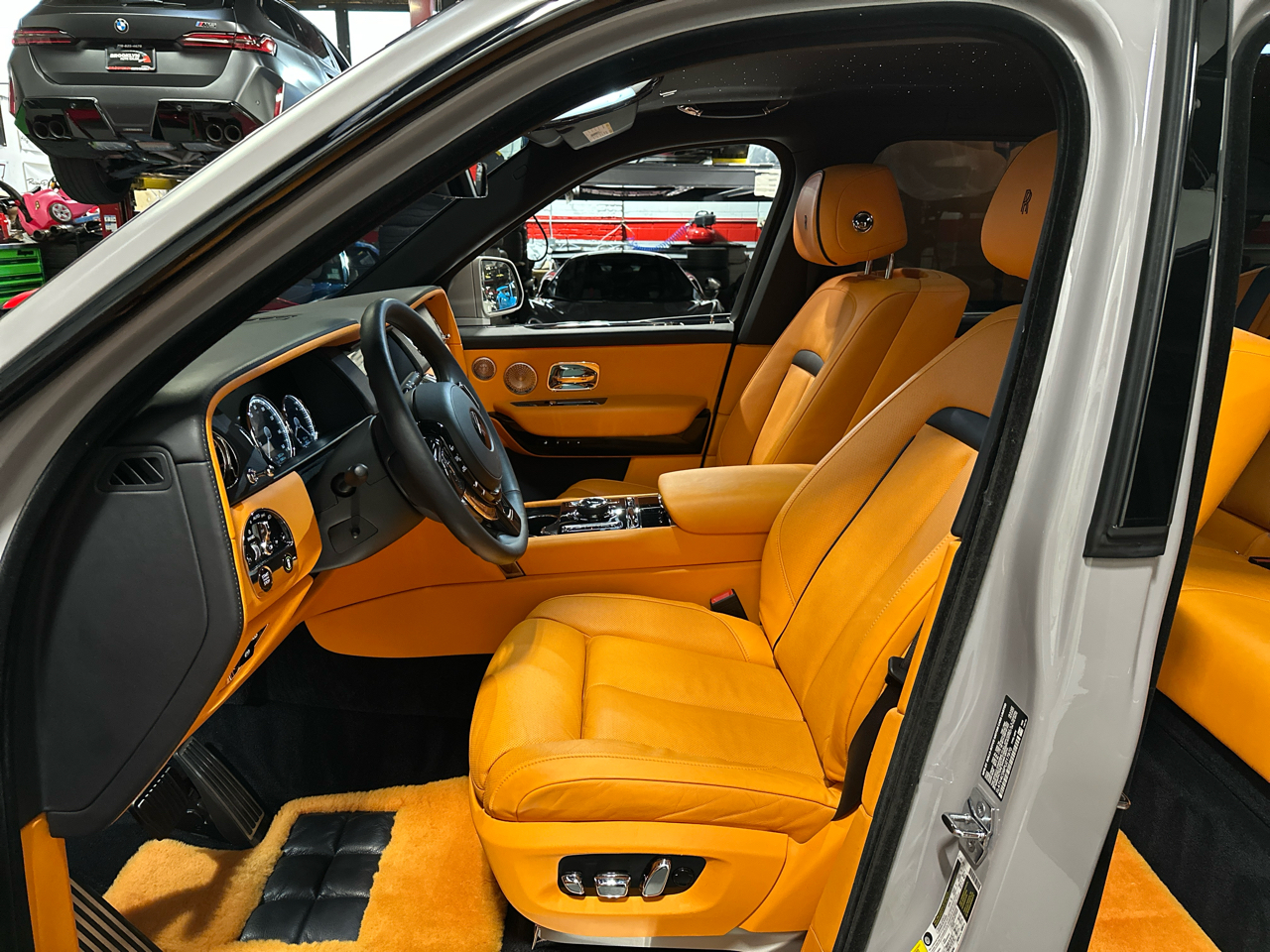 Rolls-Royce Cullinan Base 2023