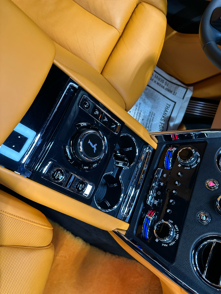 Rolls-Royce Cullinan Base 2023