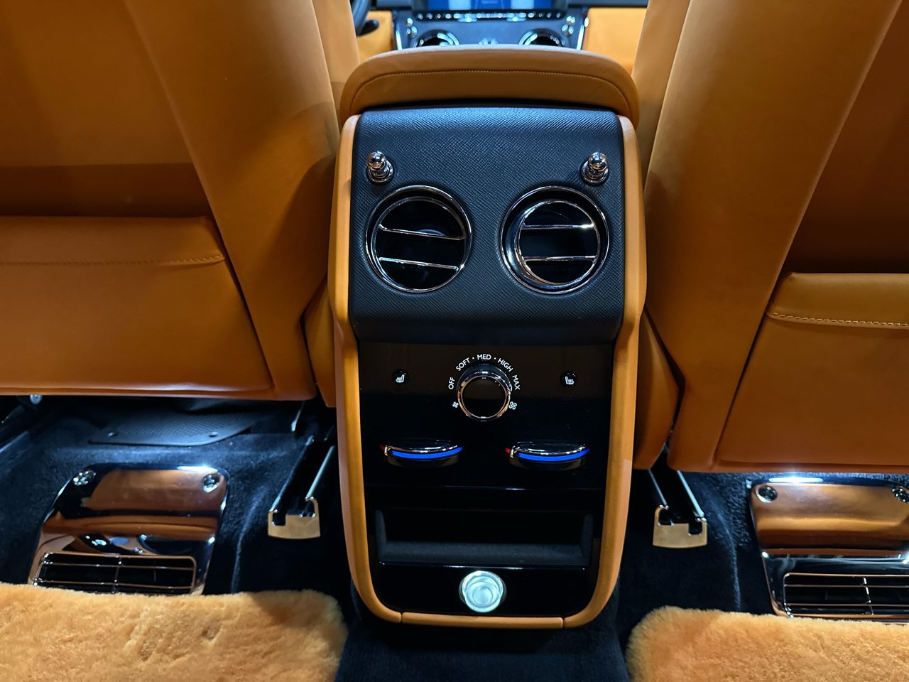 Rolls-Royce Cullinan Base 2023