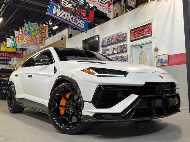 White 2023 Lamborghini Urus Performante AWD SUV / Crossover All-Wheel Drive Automatic