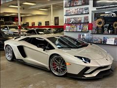 2017 Lamborghini Aventador 