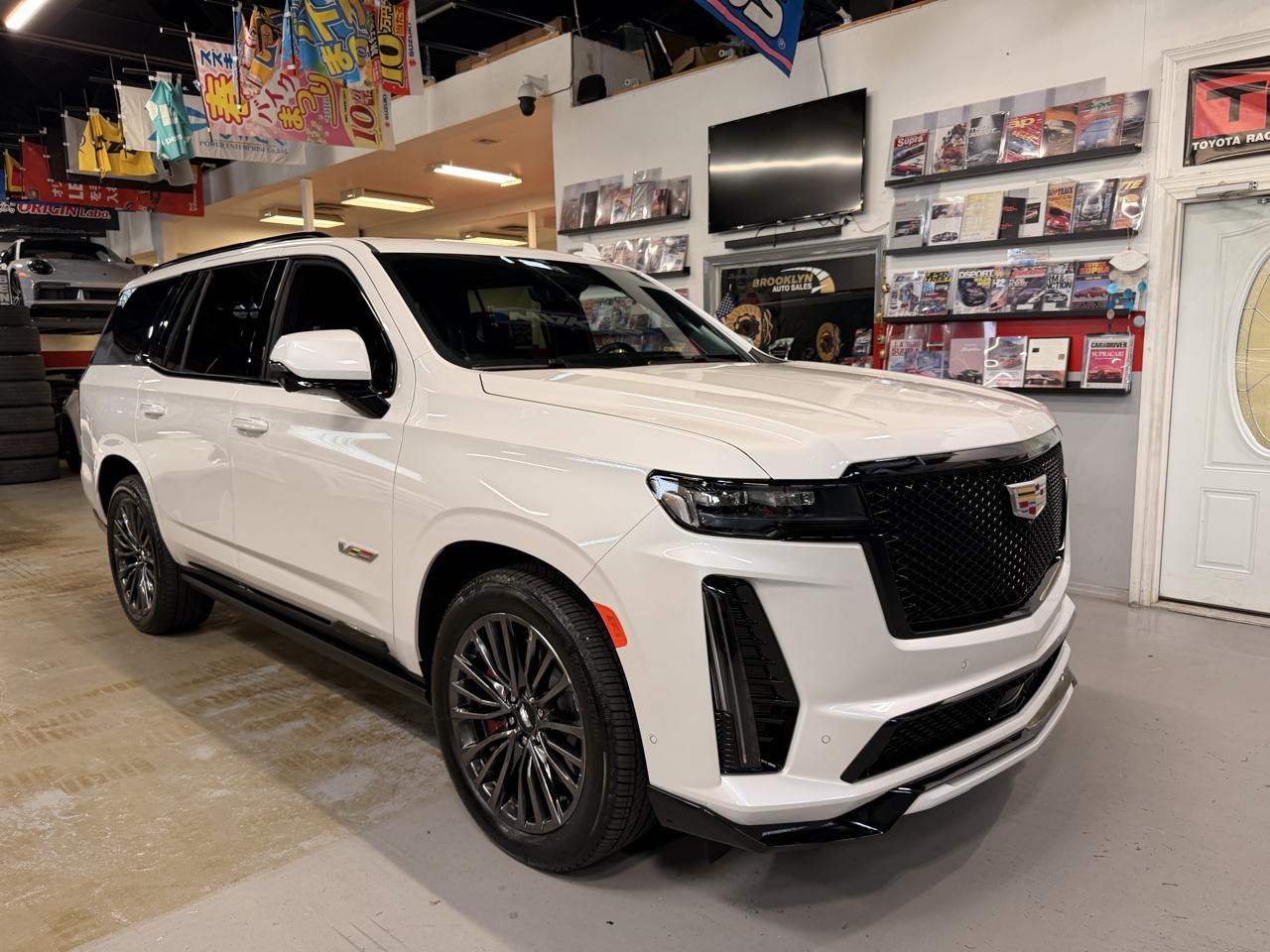 Cadillac Escalade photo 3