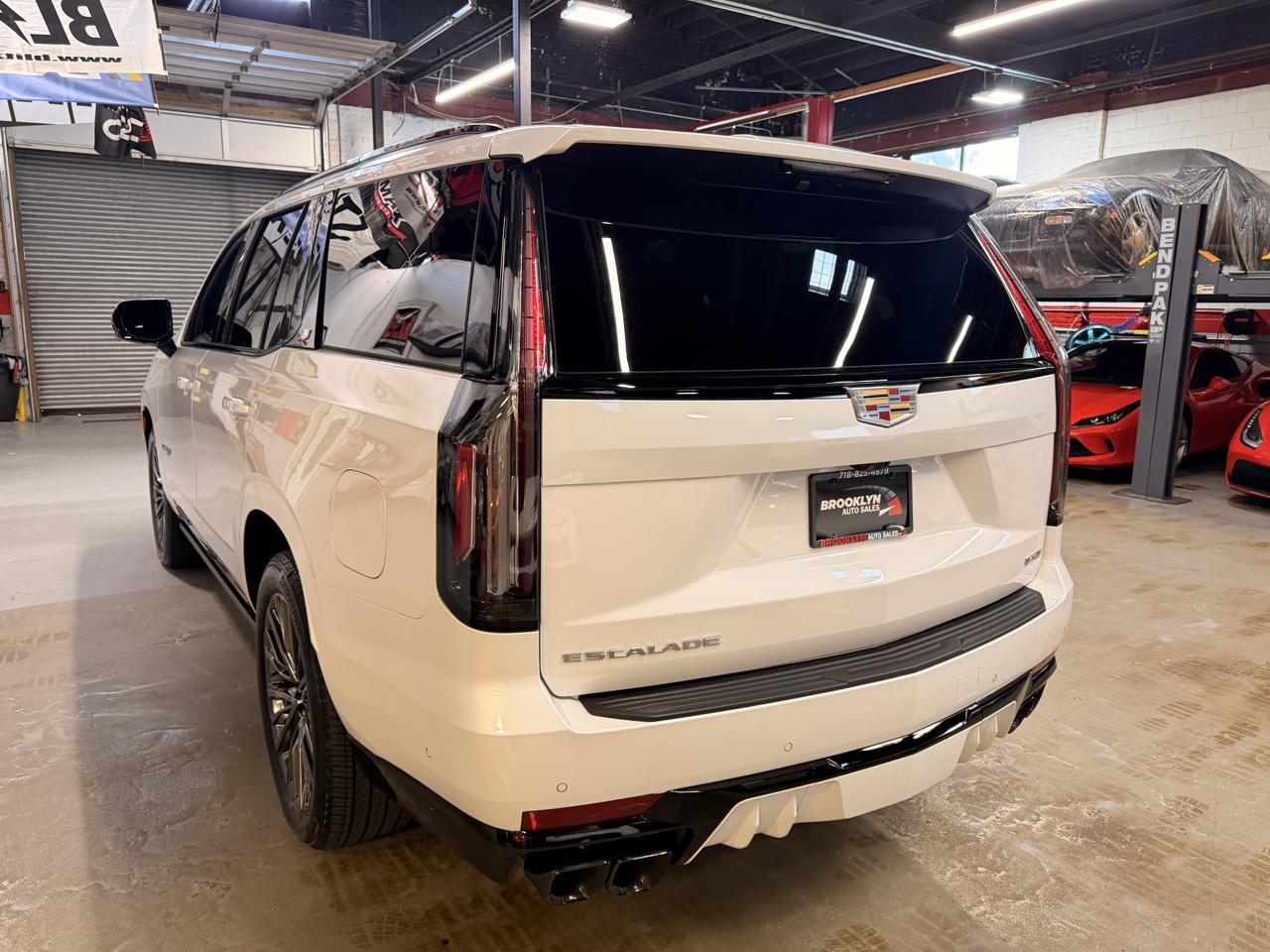 Cadillac Escalade photo 8