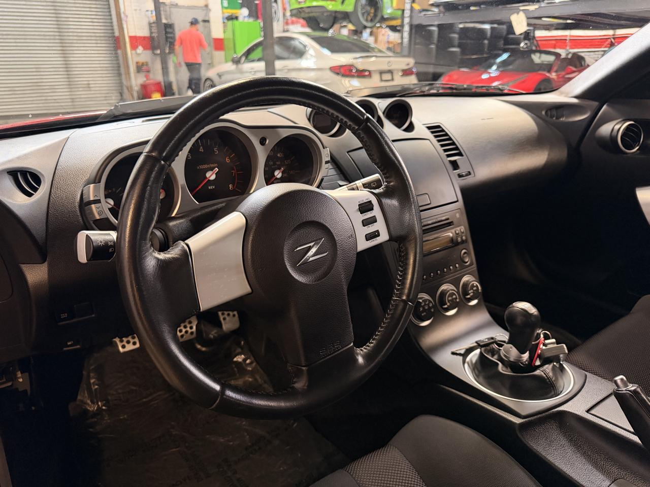 Nissan 350Z photo 13