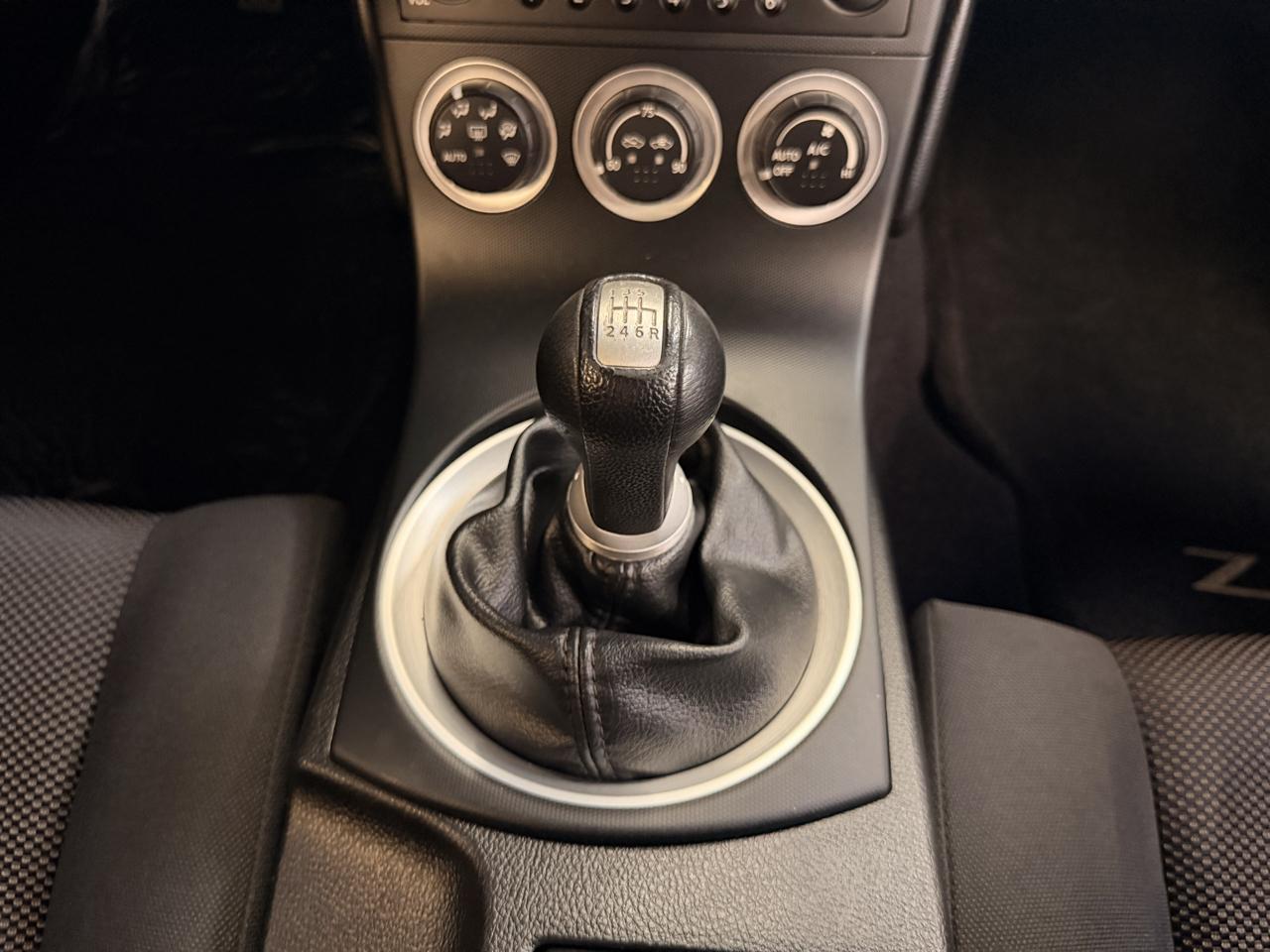 Nissan 350Z photo 20