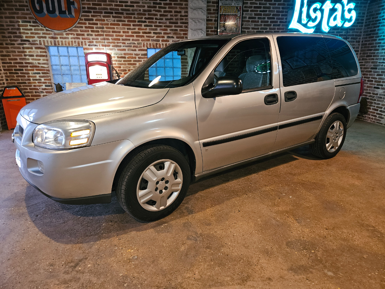 2008 Chevrolet Uplander LS's photo