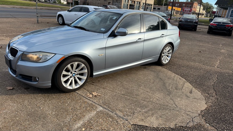 BMW 3 Series 328i 4dr Sdn 2011