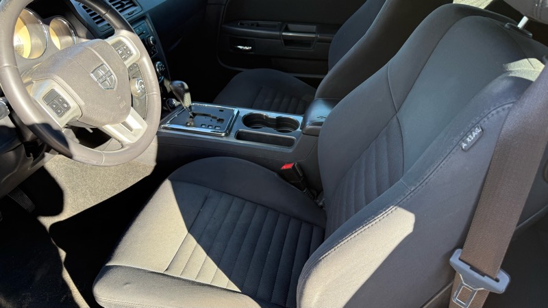 Dodge Challenger 2dr Cpe SXT 2013