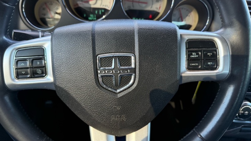 Dodge Challenger 2dr Cpe SXT 2013