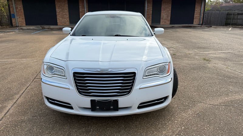 Chrysler 300 4dr Sdn 300 RWD 2014