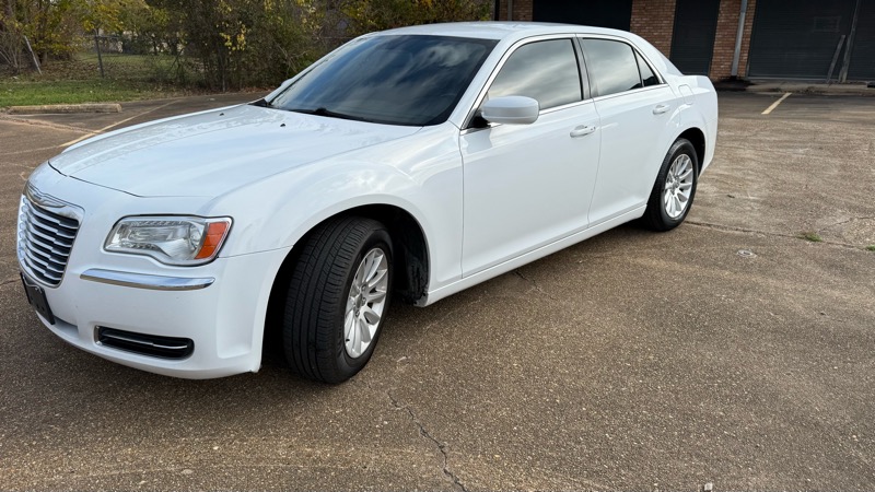 Chrysler 300 4dr Sdn 300 RWD 2014