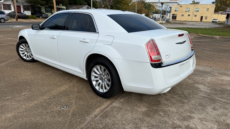 Chrysler 300 4dr Sdn 300 RWD 2014