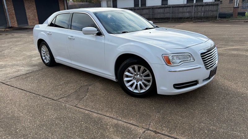 Chrysler 300 4dr Sdn 300 RWD 2014