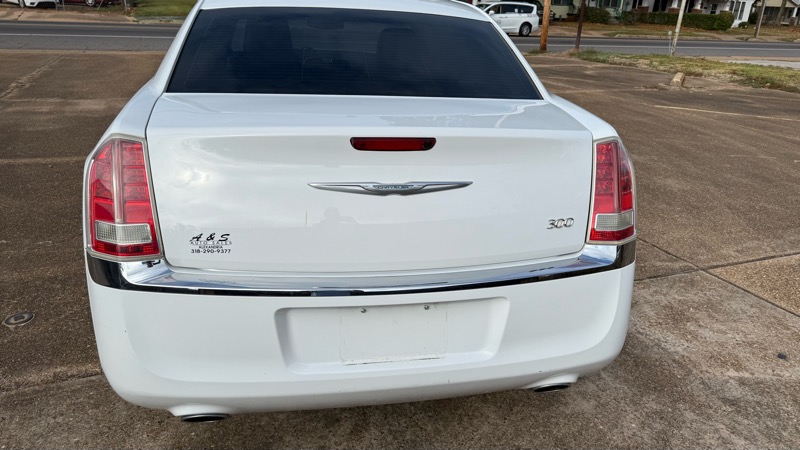 Chrysler 300 4dr Sdn 300 RWD 2014