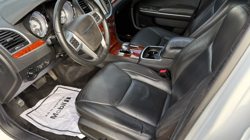 Chrysler 300 4dr Sdn 300 RWD 2014