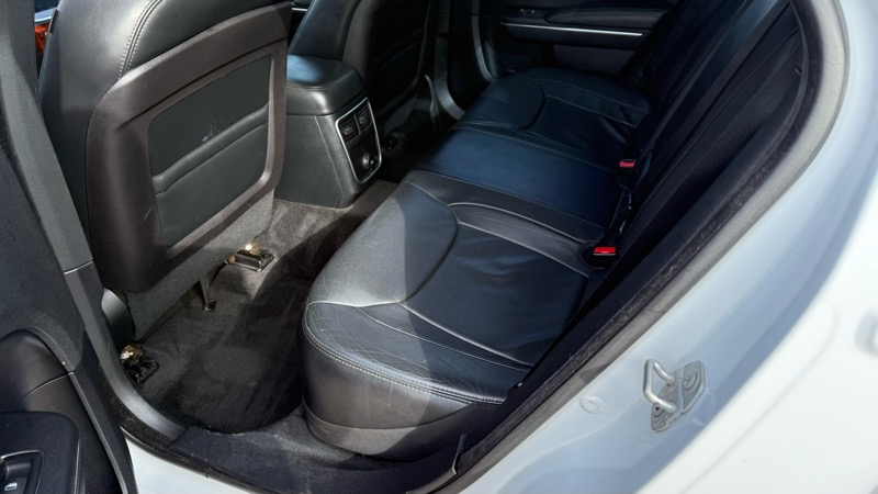 Chrysler 300 4dr Sdn 300 RWD 2014