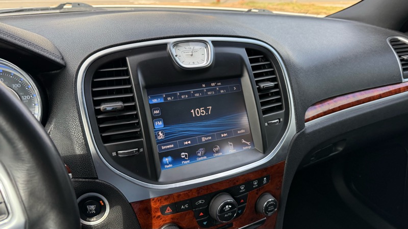 Chrysler 300 4dr Sdn 300 RWD 2014