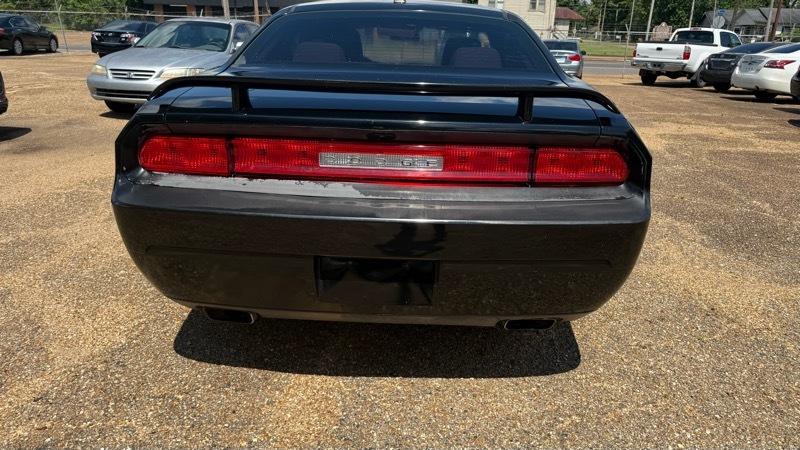 Dodge Challenger  2012