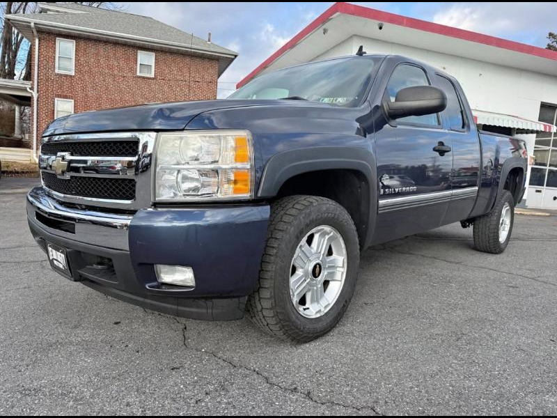 2009 Chevrolet Silverado 1500 LT1 Ext. Cab Short Bed 4WD