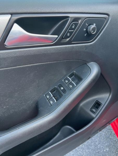 Volkswagen Jetta SE 6A 2015