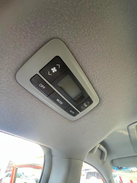 Toyota Sienna XLE AWD 7-Passenger V6 2012