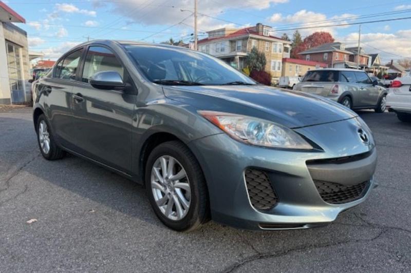 Mazda MAZDA3 i Touring 4-door 2012