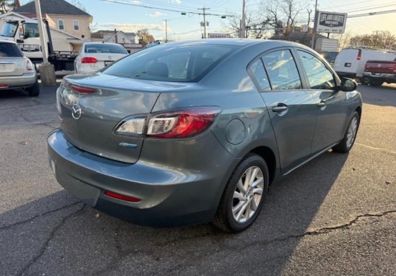 Mazda MAZDA3 i Touring 4-door 2012