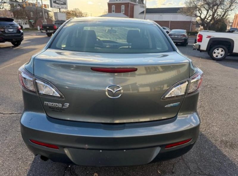 Mazda MAZDA3 i Touring 4-door 2012