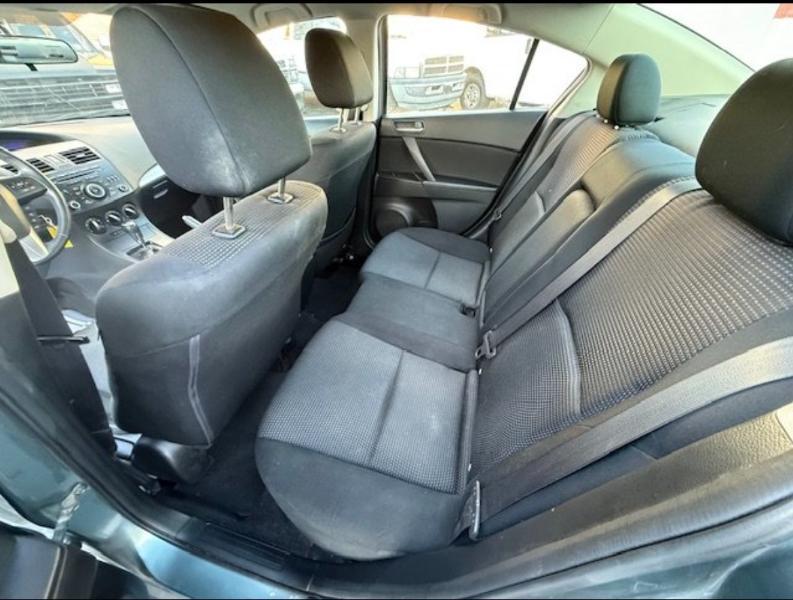 Mazda MAZDA3 i Touring 4-door 2012