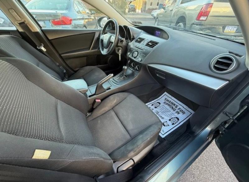 Mazda MAZDA3 i Touring 4-door 2012