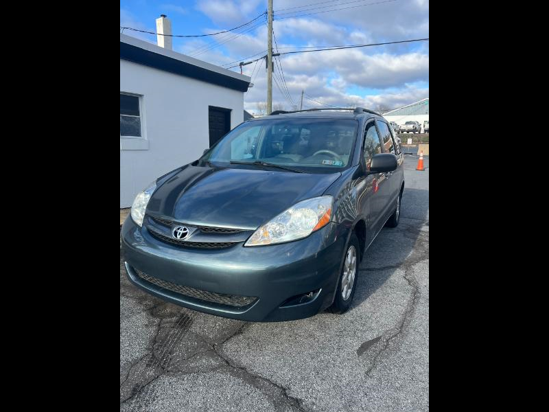 2010 Toyota Sienna CE's photo