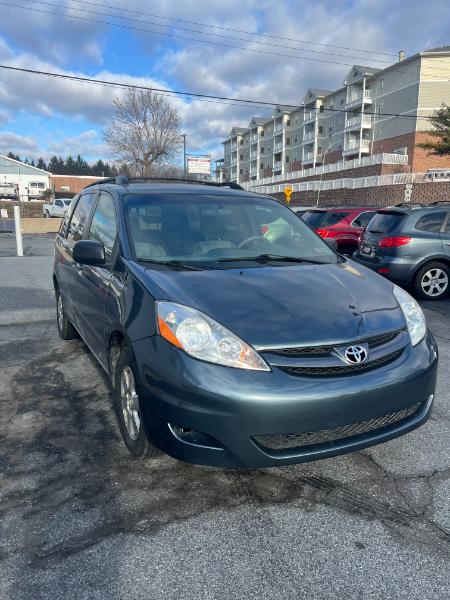 Toyota Sienna CE FWD 7 Passenger 2010