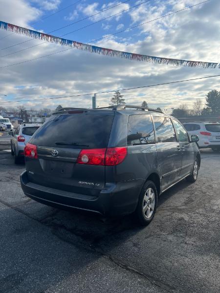 Toyota Sienna CE FWD 7 Passenger 2010