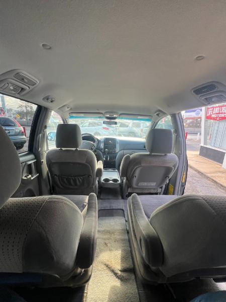 Toyota Sienna CE FWD 7 Passenger 2010