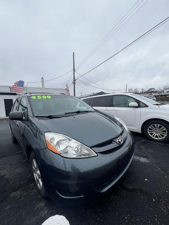 Toyota Sienna CE FWD 7 Passenger 2010