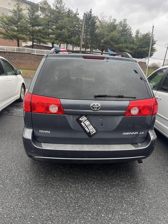Toyota Sienna CE FWD 7 Passenger 2010