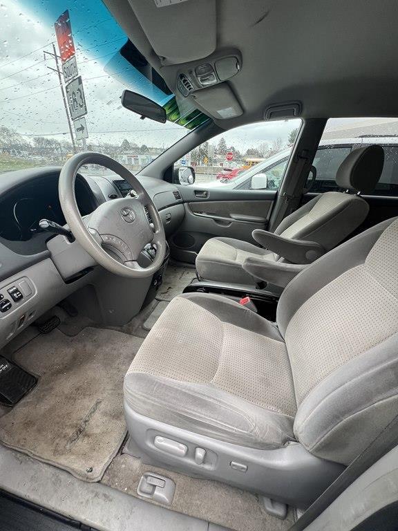 Toyota Sienna CE FWD 7 Passenger 2010