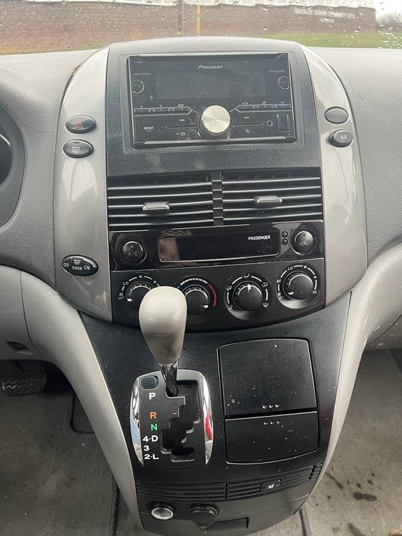 Toyota Sienna CE FWD 7 Passenger 2010