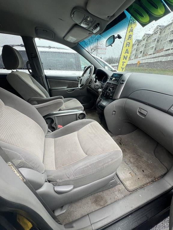 Toyota Sienna CE FWD 7 Passenger 2010