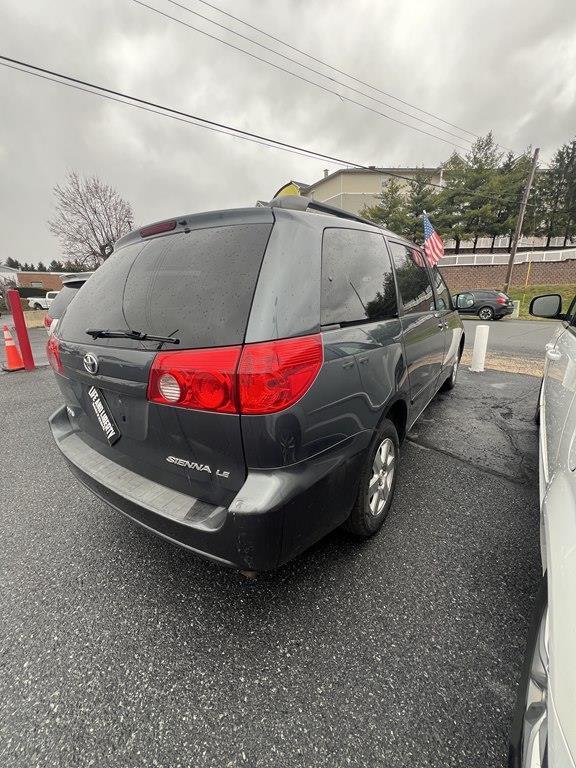 Toyota Sienna CE FWD 7 Passenger 2010
