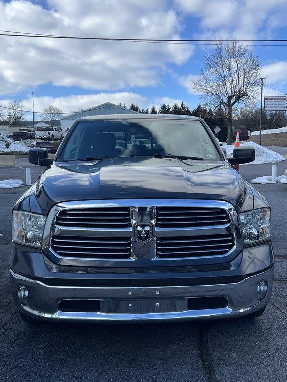 RAM 1500 SLT Quad Cab 4WD 2015