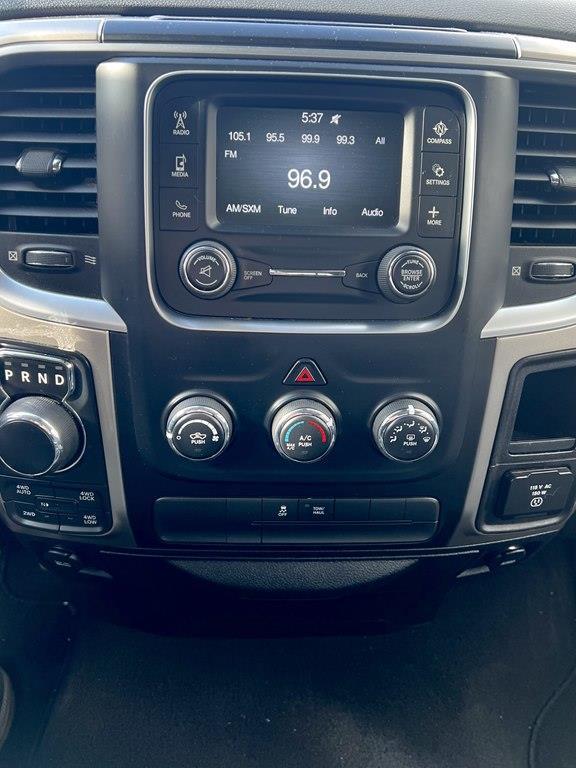 RAM 1500 SLT Quad Cab 4WD 2015