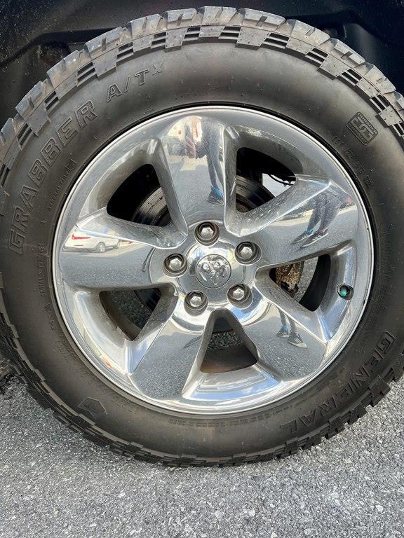 RAM 1500 SLT Quad Cab 4WD 2015