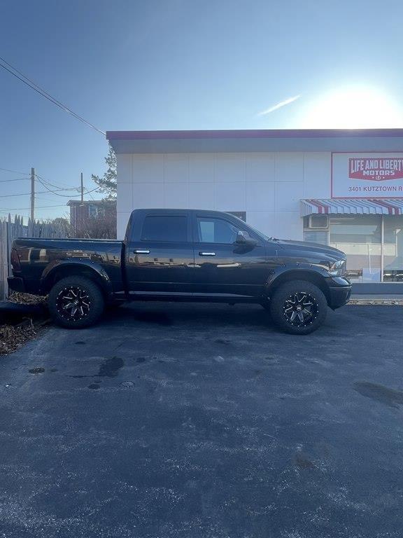 RAM 1500 SLT Crew Cab SWB 4WD 2016