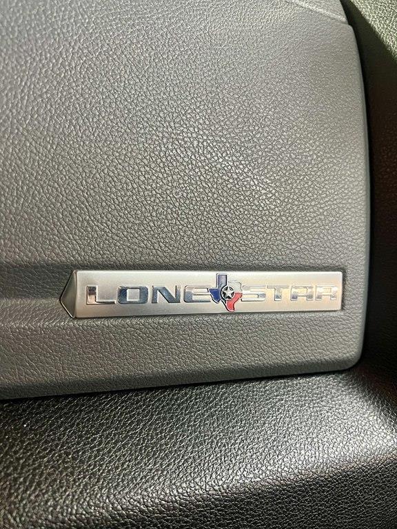 RAM 1500 SLT Crew Cab SWB 4WD 2016