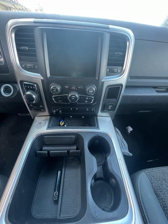 RAM 1500 SLT Crew Cab SWB 4WD 2016