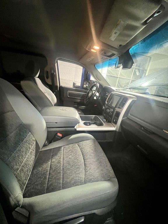 RAM 1500 SLT Crew Cab SWB 4WD 2016