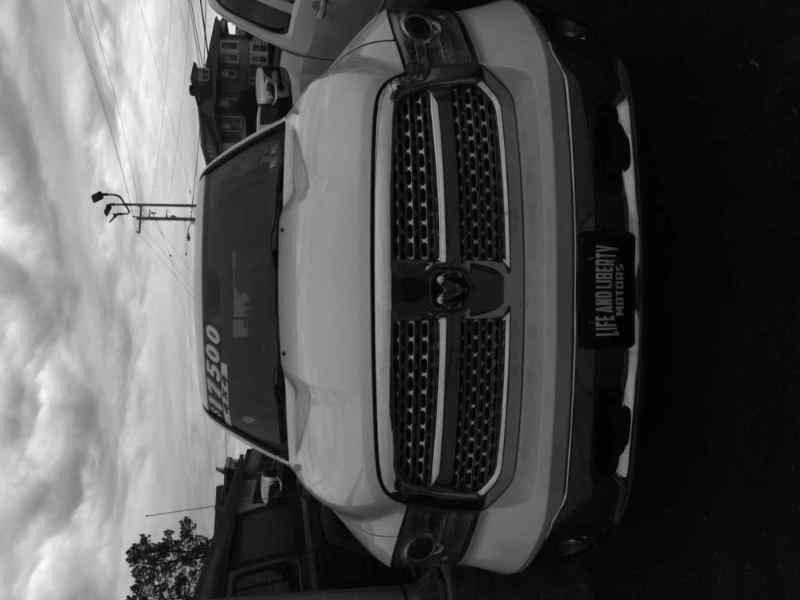 RAM 1500 Laramie Quad Cab 4WD 2013