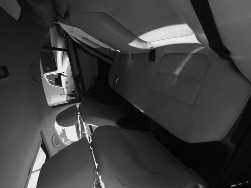 Volkswagen JETTA SE  2012